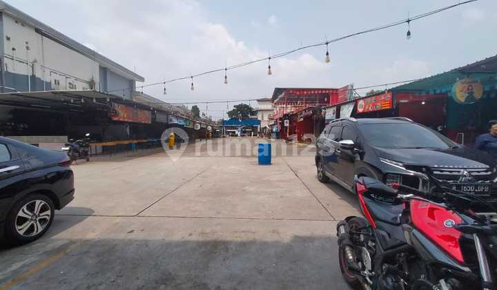 Strategic land plot, elite area, ready to build commercial units in Kemang Raya, South Jakarta. Negotiable price.