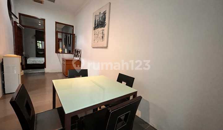 Strategic House Safe, Comfortable, and Move-in Ready  
Ji. Suren/Senopati, South Jakarta  
Negotiable Price 2