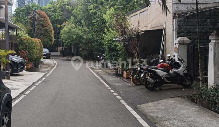 Strategic land, there is a building but price negotiable for land only in Kebayoran Baru, South Jakarta.