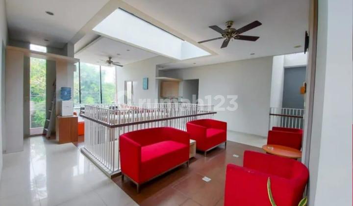 Strategic, Safe, Comfortable, and Move-in Ready House on Abdul Majid Raya Street, Cipete, South Jakarta. Negotiable Price.