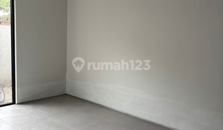 Rumah Baru 2 Lantai Siap Huni Tengah Kota Rumah Baru 2 Lantai Siap Huni Tengah Kota