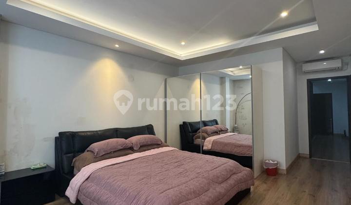 Disewakan Ruko 3 Lantai Lokasi Strategis