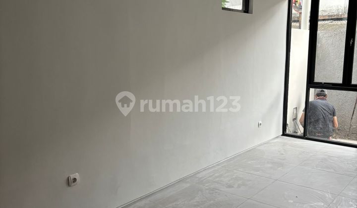 Rumah Baru 2 Lantai Siap Huni Masuk Gang