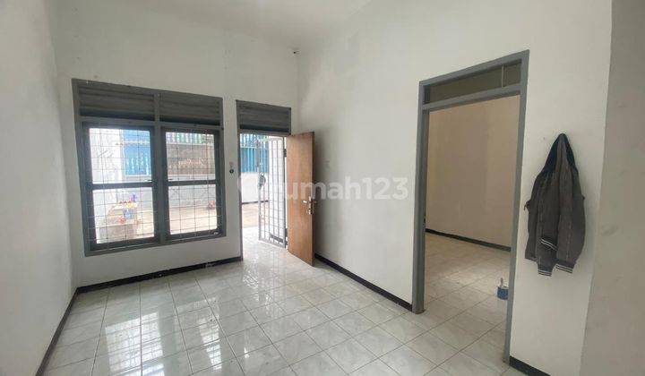 Rumah 3 Lantai Siap Huni Lokasi Tengah Kota 1