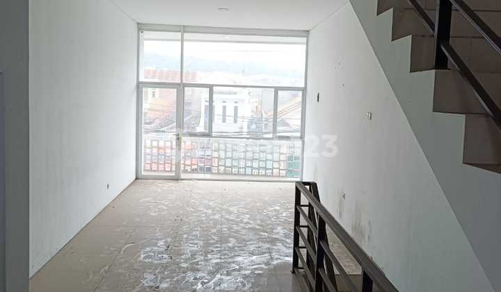 3-Story Shop-House Ready to Occupy Main Road Location 2