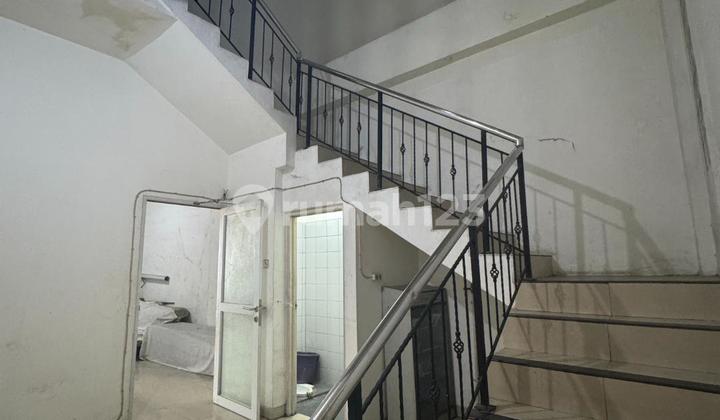 For Rent: 3-Story Shop House in a Strategic Location 2