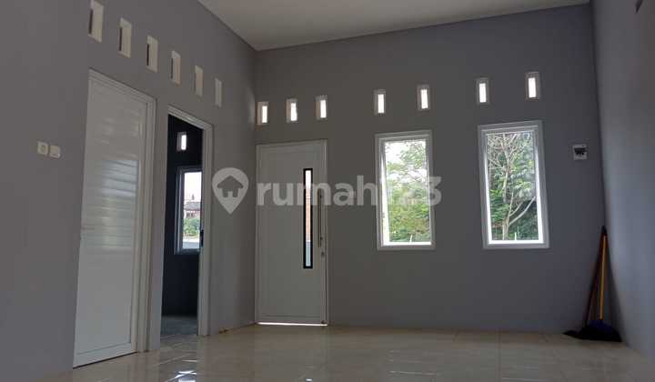 Warehouse/office/house/kios Area 624m² Large Parking Close to Area 2