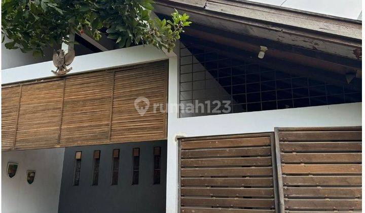 Rumah Klasik 2 Lantai Pinggir Jalan Semarang Atas Gayamsari SHM Utara Bagus Arsitek Jhony Hendrawan 1