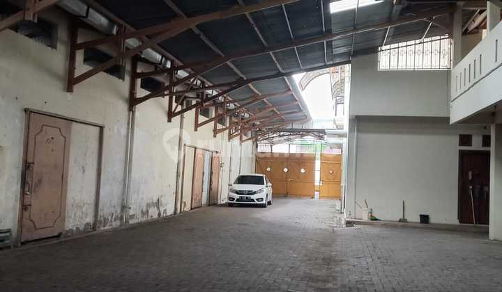 Rumah Gudang Toko Lengkap Luas 1065/600M 8 Kamar Bagus SHM Pinggir Jalan