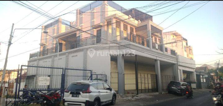 Rumah 3 Lantai Bagus SHM di Darmo Indah Asri, Surabaya 1