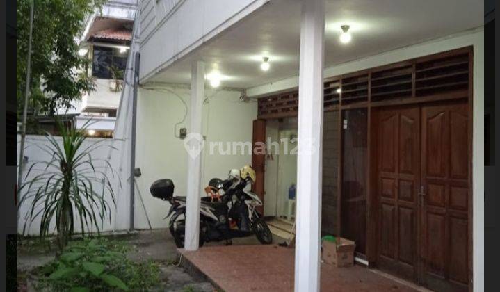 Rumah 3 Lantai Bagus di Dukuh Kupang, Surabaya 2