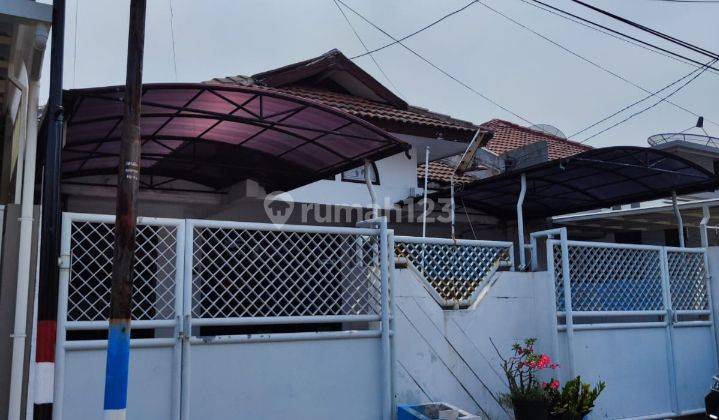 Rumah Bagus Furnished SHM di Simpang Darmo Permai Selatan, Surabaya 1