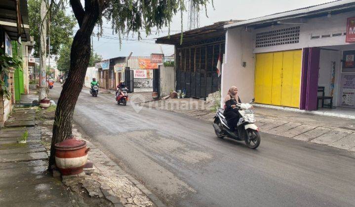 Rumah 2 Lantai Bagus SHM di Jln Bringin Indah, Surabaya 2