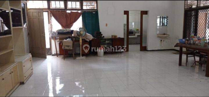 Rumah Butuh Renovasi SHM di Manyar Indah, Surabaya 2