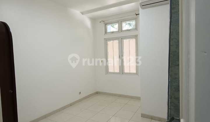 Newly Renovated House in Raffless Hills 2