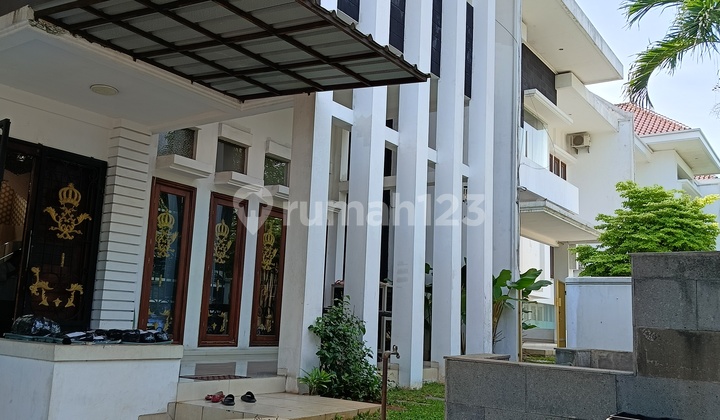 Nice Attached House in Boulevard Kota Wisata 2