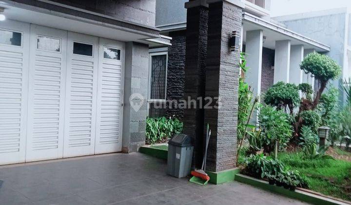 Disewakan Rumah 2 Lantai Di Boulevard Kota Wisata 2