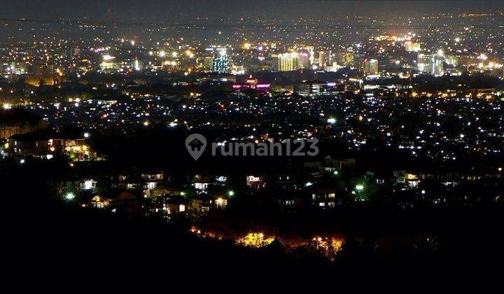 Rumah Villa Ciburial Dago View Bandung Citylights di Malam Hari 2