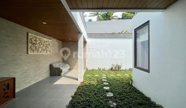 Modern Minimalist New House with Swimming Pool Setiabudi Regency 2