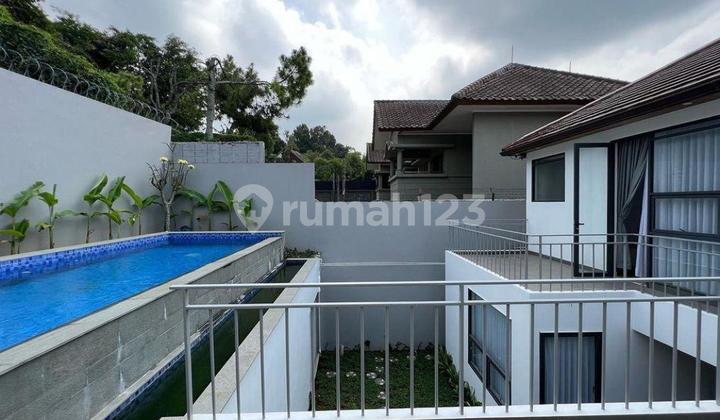 Rumah Baru Modern Minimalis Ada Kolam Renang Setiabudi Regency