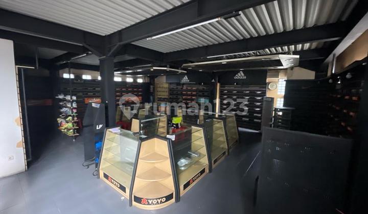 BUSINESS SPACE HIGHLY STRATEGIC LOCATION MERDEKA MAINROAD BUSINESS SPACE HIGHLY STRATEGIC LOCATION MERDEKA MAINROAD