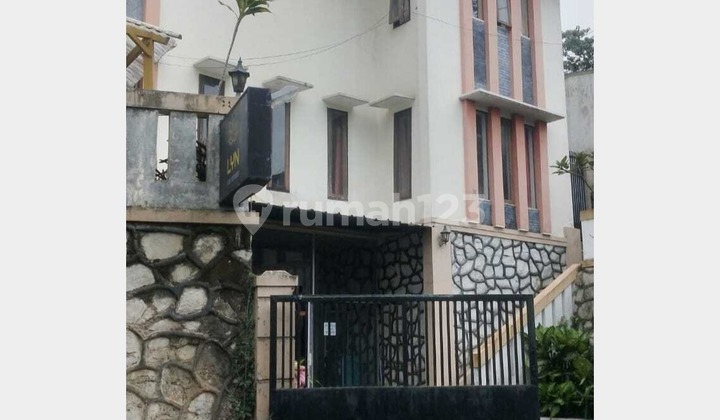 2-Storey House in Parongpong with Swimming Pool 2-Storey House in Parongpong with Swimming Pool