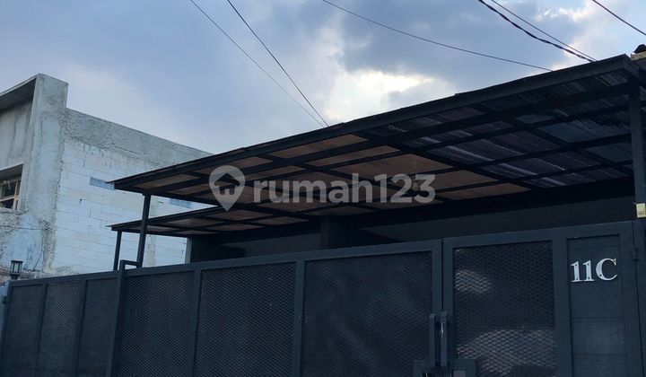 Rumah Siap Huni Halaman Belakang Luas
