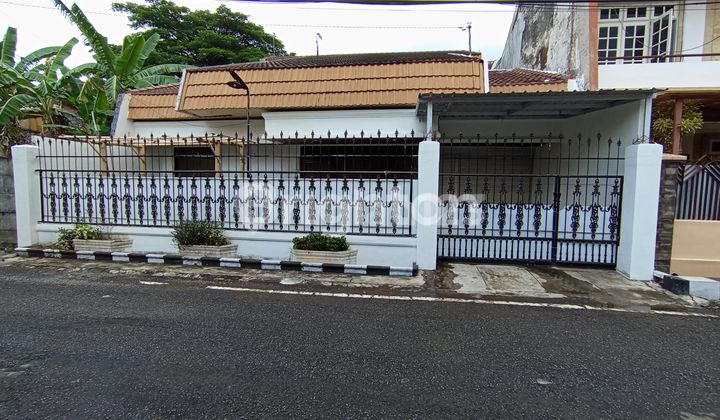 Rumah Kuno Terawat Gunung Gunung Tidar Malang Rumah Kuno Terawat Gunung Gunung Tidar Malang