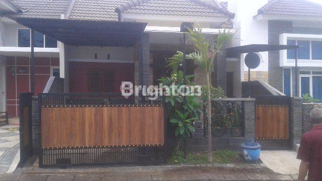 Rumah 3 kamar dengan perabot dan water heater di kawasan UMM Malang 1