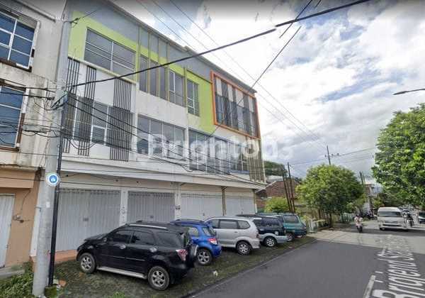 Ruko 3 Lantai Lokasi Strategis Tengah Kota 1