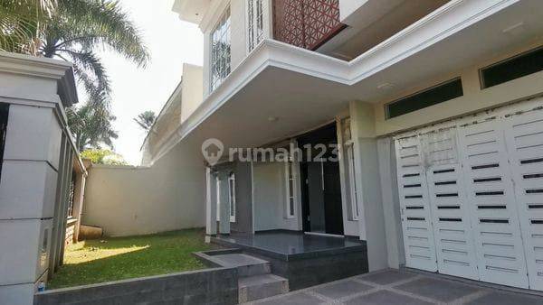 Rumah Mewah 2 Lantai di Telaga Golf Araya Siap Huni 2