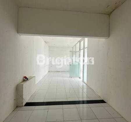 Strategic Warehouse New Building Area Palaan