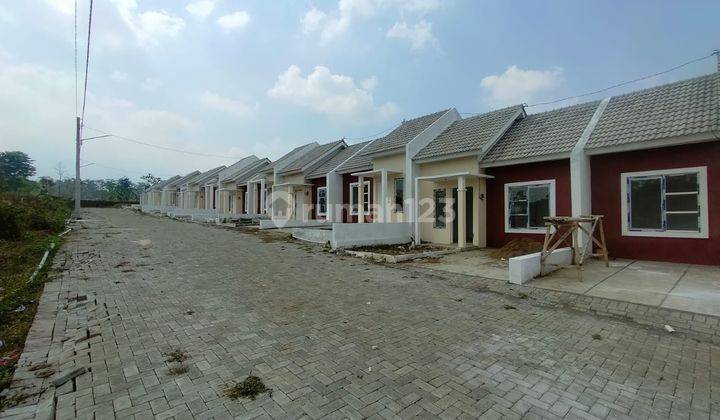 Dijual Rumah Baru Vicadha Residence Malang, Kawasan Ekonomi Khusus Singosari, Strategis Dengan Nilai Investasi Tinggi 2