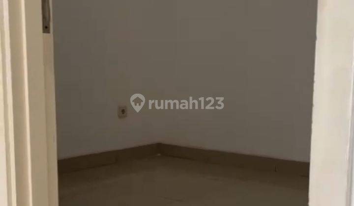 Disewakan Rumah 3 lantai sudah renovasi Katamaran 2