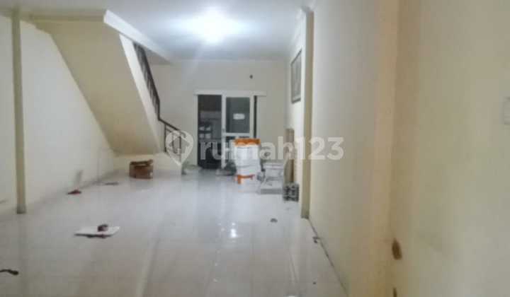 For Rent: 3.5-Story Shop House Ready to Occupy in Cengkareng For Rent: 3.5-Story Shop House Ready to Occupy in Cengkareng
