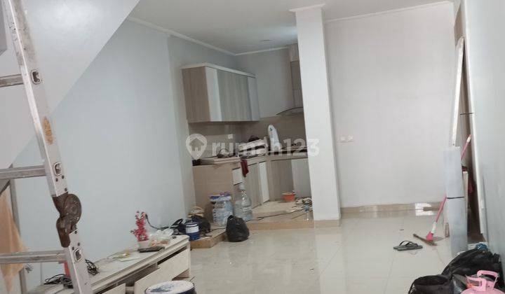 Disewakan Rumah Golf Lake 2 Lantai Sudah Renovasi Siap Huni 1