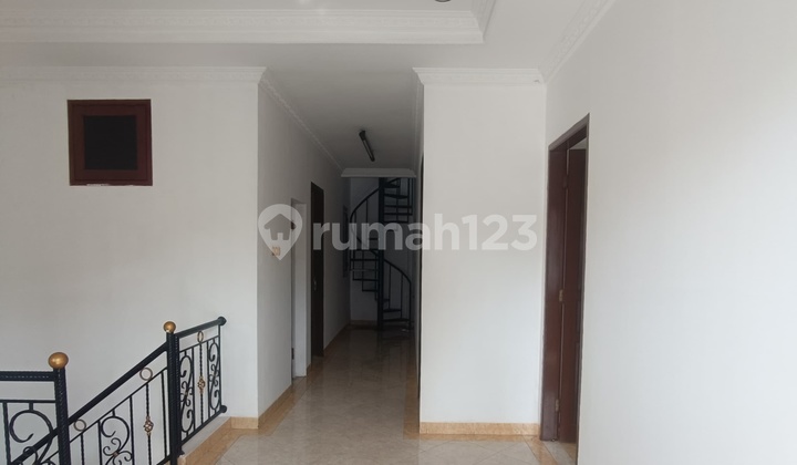 For Sale Beautiful Well-Maintained Ready-to-Use House in Taman Palem