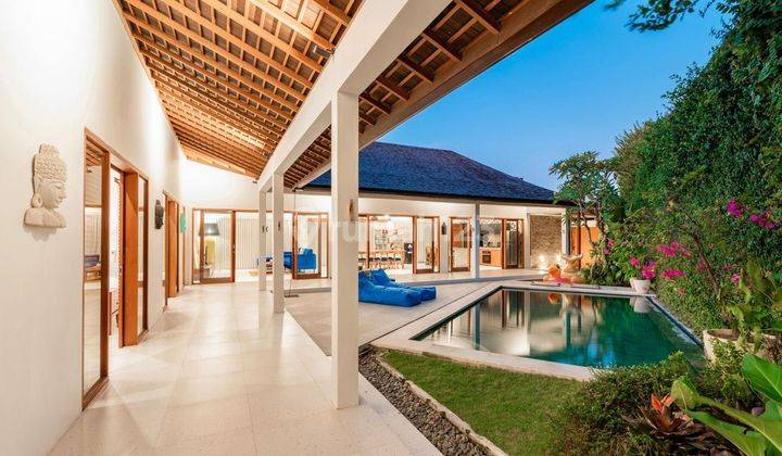 Modern Luxury Villa for Sale in Prime Canggu/Batu Bolong Location 2