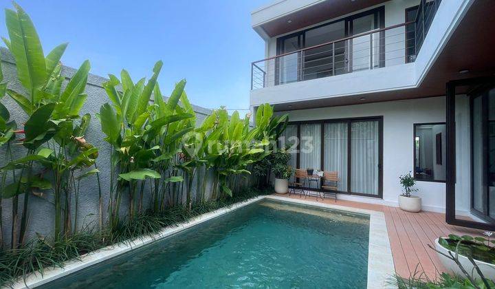 Elegant 3 Bedroom Luxury Villa At Prime Seminyak Location. 2