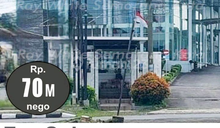 Ex Car Showroom Very Good. Strategic Location in Banyumanik. 1