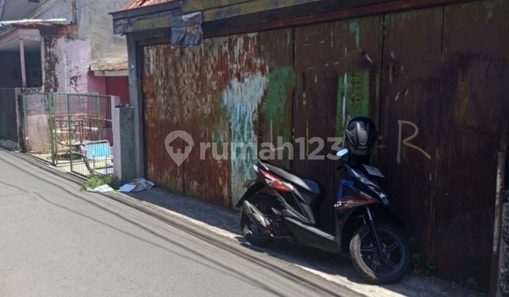 Rumah Dkt S M A Loyola, Semarang 1