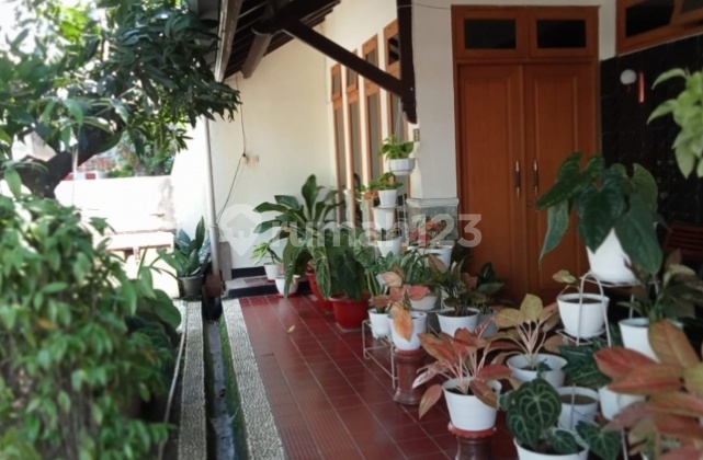 FOR SALE: 220m2 STRATEGIC HOUSE IN BANYUMANIK. SUITABLE FOR RESIDENCE OR BUSINESS PREMISES. 2