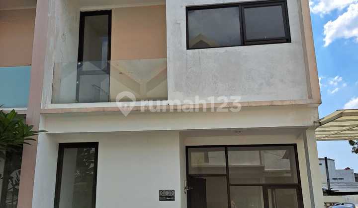 Rumah 2 Lantai Siap Huni Terawat Di Mandalika Residence Bandung, Dekat Pintu Tol Buahbatu 2