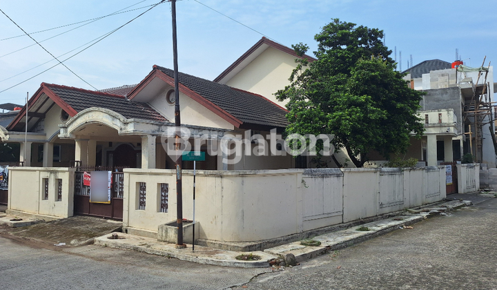 Rumah 2 Lantai di Jatiwaringin Asri, Dekat Tol Pondok Gede