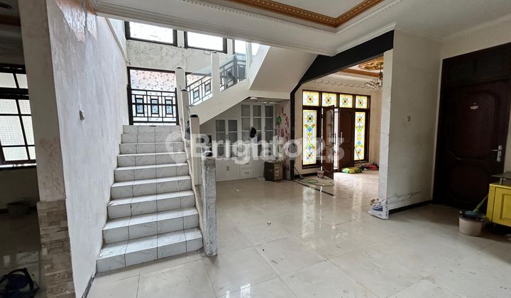 A SPACIOUS HOUSE IN HARAPAN INDAH REGENCY, WEST BEKASI 2