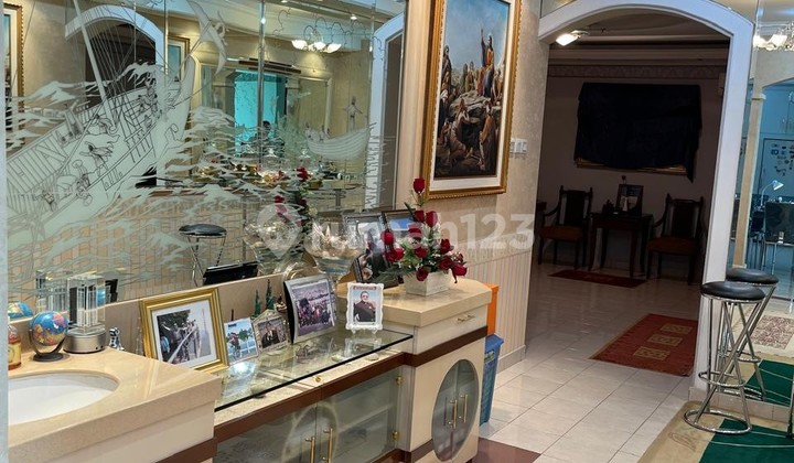 Ambassador Apartment 2 BR Unfurnished Below Market Price