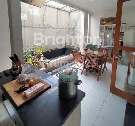 Rumah Besar 2 Lantai Semi Furnished Di Florentina Lippo Cikarang, Hanya 2.3 Km Ke Tol Cibatu, 5 Km Ke Mal Lippo Cikarang, 6.8 Km Ke Aeon Deltamas 2