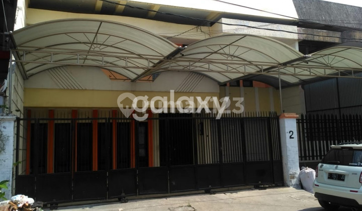 Rumah 2.5 Lantai di Pucang Kerep