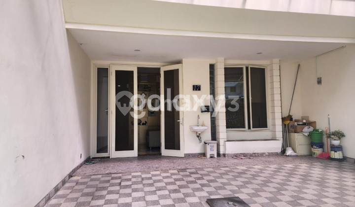 Rumah Simpang Darmo Permai Surabaya