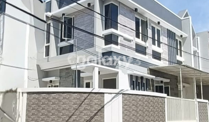 Rumah Skandinavia Baru GRESS di Tenggilis 1